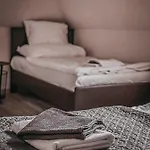 Отель Vegvari 3*