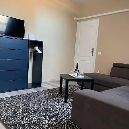 Otel Vegvari Eğri