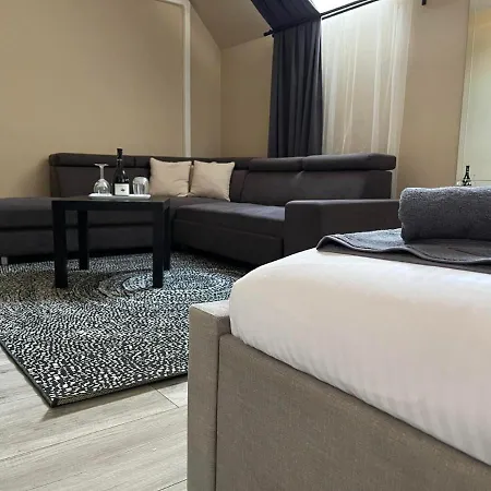 ホテル Vegvari 3*