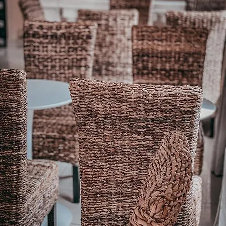 Otel Vegvari Eğri