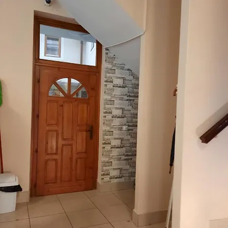 Otel Vegvari Eğri
